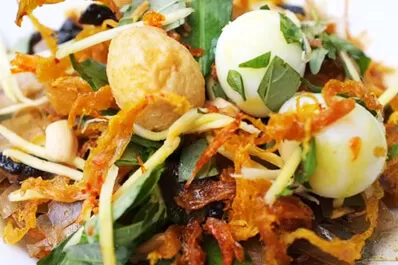 Những món ăn được yêu thích tại Sài Gòn banh-trang-tron