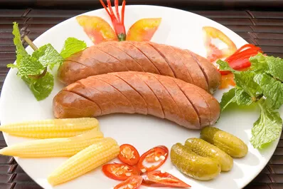 Những món ăn được yêu thích tại Sài Gòn mon-xuc-xich-duc