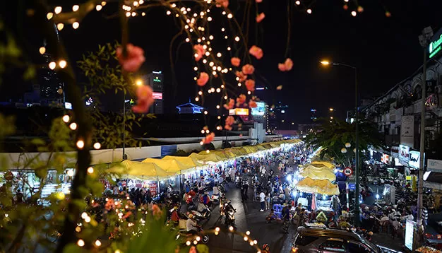 Top 5 địa điểm mua sắm tại TPHCM cho-ben-thanh-ve-dem-nha-khoa-drhung