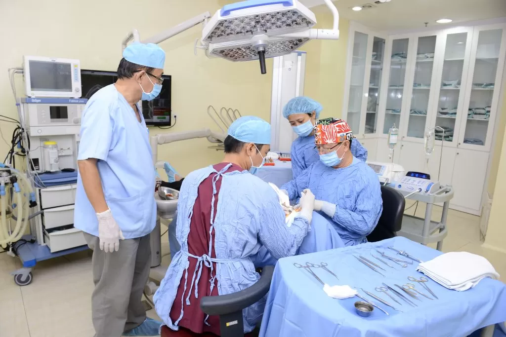 TẠI SAO CHỌN TRUNG TÂM NHA KHOA DR HÙNG VÀ CỘNG SỰ QQQ_6906