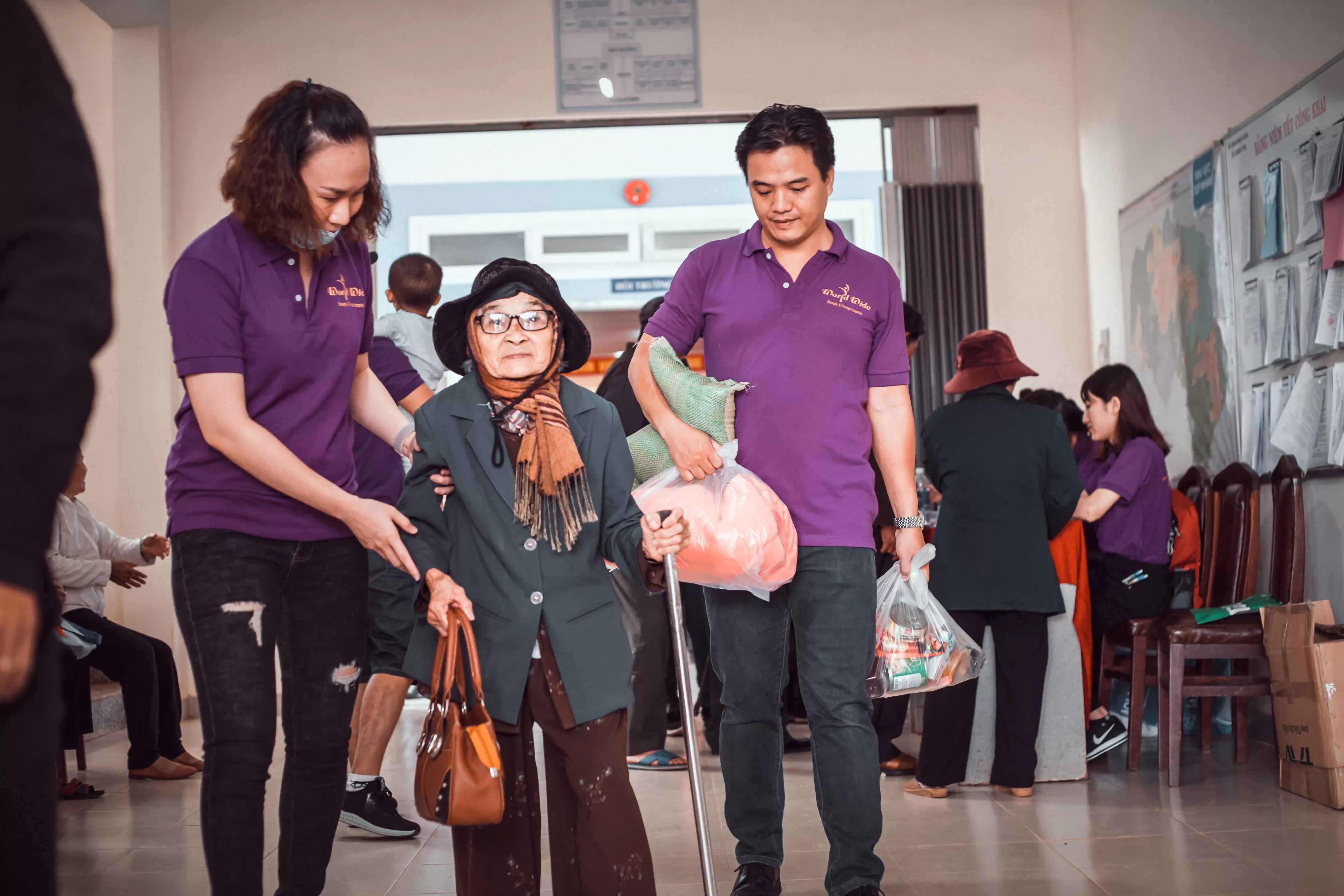 HÀNH TRÌNH THIỆN NGUYỆN "TRAO YÊU THƯƠNG - NHẬN NỤ CƯỜI" WORLDWIDE 1