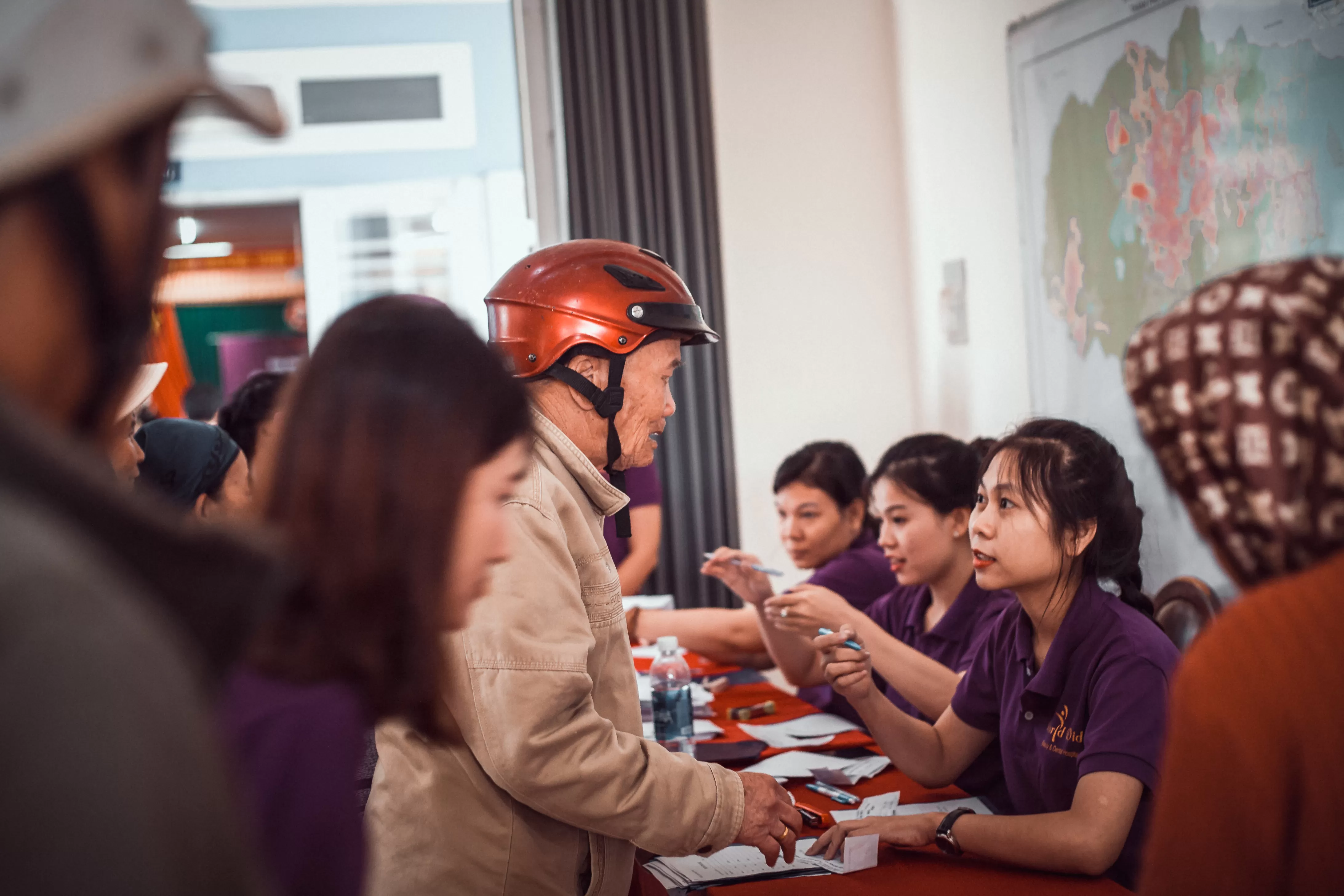 HÀNH TRÌNH THIỆN NGUYỆN "TRAO YÊU THƯƠNG - NHẬN NỤ CƯỜI" WORLDWIDE 9