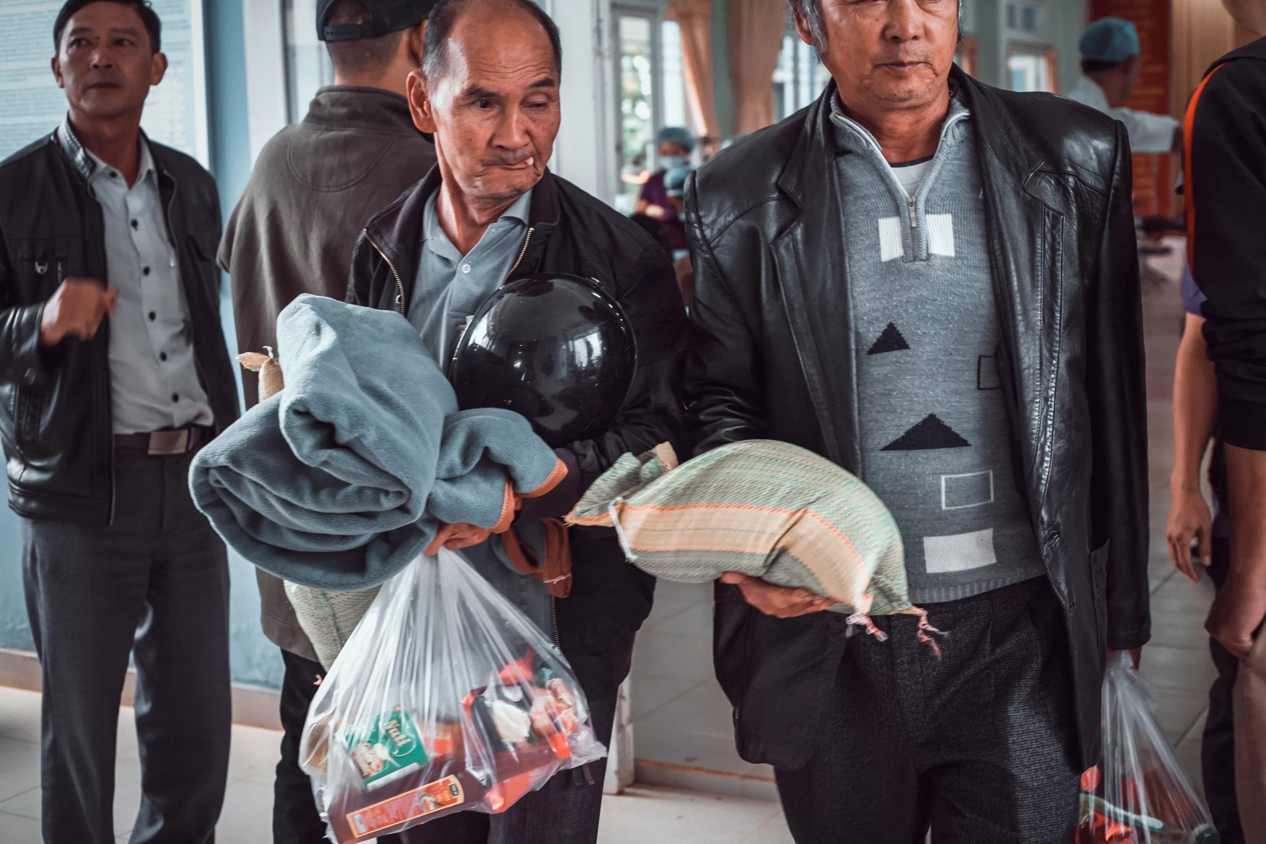 HÀNH TRÌNH THIỆN NGUYỆN "TRAO YÊU THƯƠNG - NHẬN NỤ CƯỜI" WORLDWIDE 2