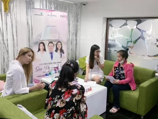 Worldwide đồng hành cùng phái đẹp tại Vietcombank đón tháng 3 ngọt ngào