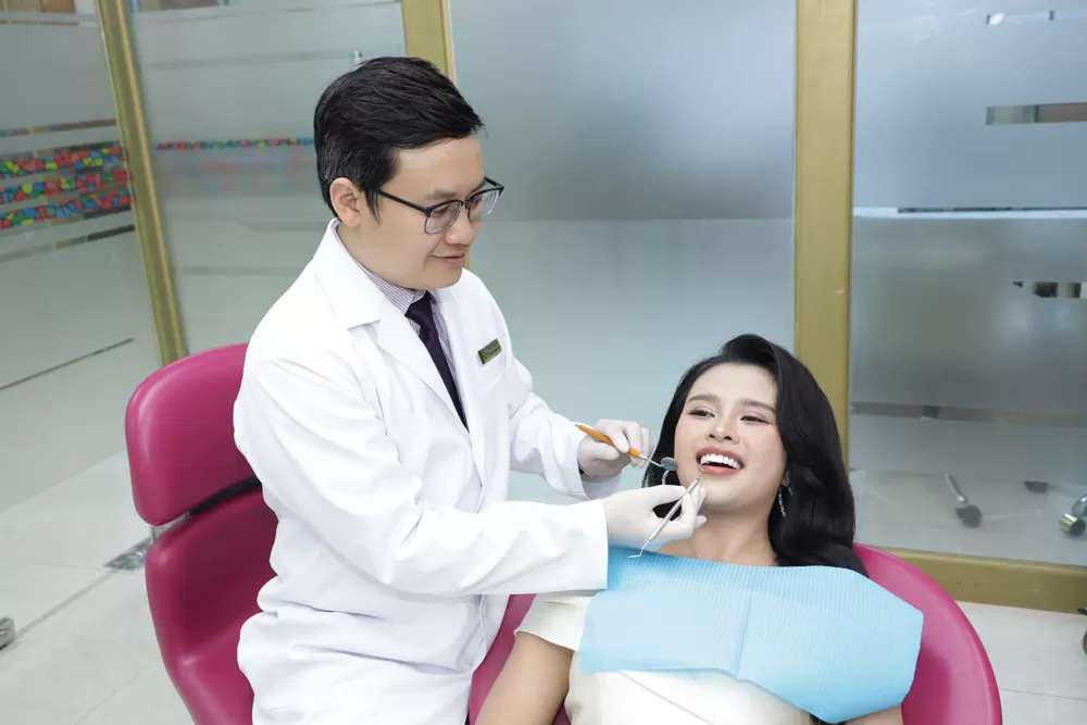HT SMILE PORCELAIN CROWNS: A PREMIUM AESTHETIC CHOICE FOR A PERFECT SMILE